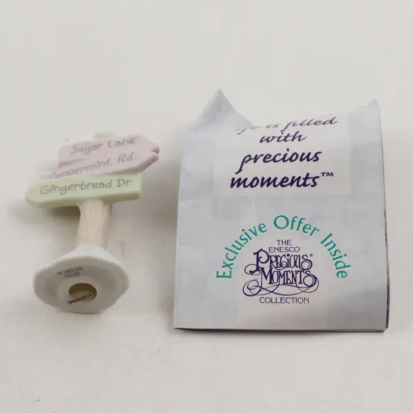 Precious Moments Sugar Town Street Sign Figurine New in Box