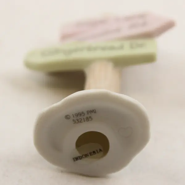 Precious Moments Sugar Town Street Sign Figurine New in Box