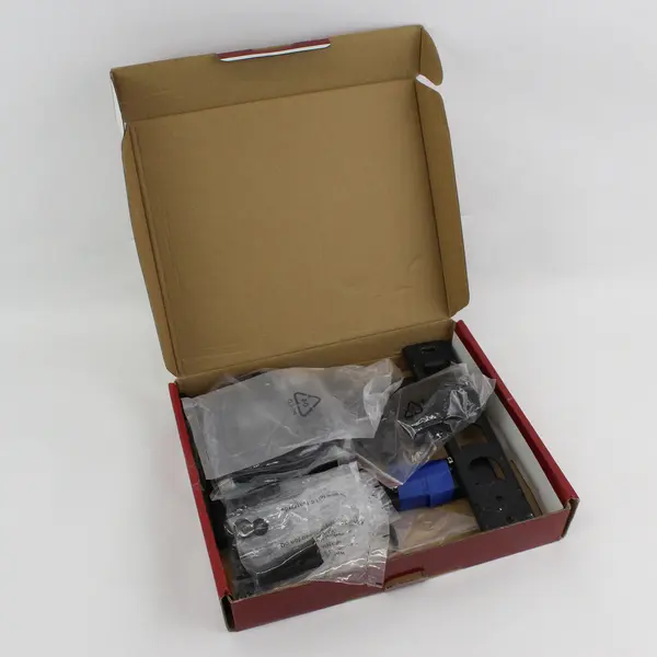VideoSecu Articulating Wall Mount For Flat Panel TVs and Monitors  Model ML531BE
