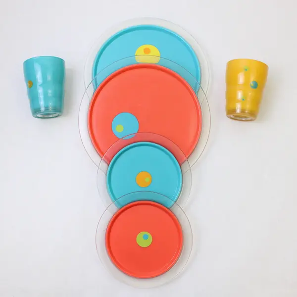 Lot of 6 Vintage Parents & Children's Plastic Dinnerware Plates & Tumblers