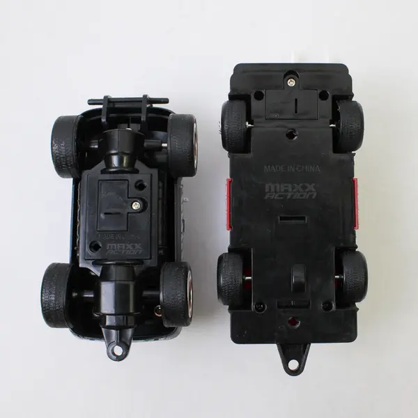 Lot of 2 Maxx Action Friction Plastic Vehicles Firetruck & Police SUV