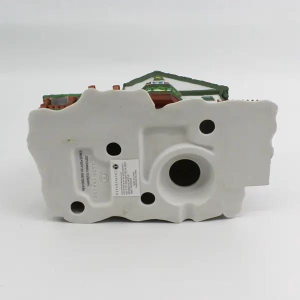 1999 DEPT 56 New England Village Harper’s Farmhouse 56612  Retired 2006