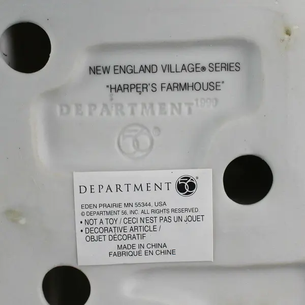 1999 DEPT 56 New England Village Harper’s Farmhouse 56612  Retired 2006