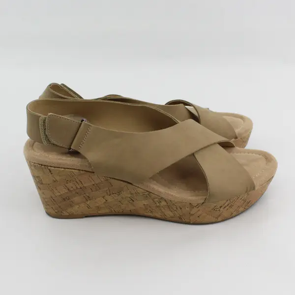 Clark By Laundry Solid Beige Color Annadel Eirwyn Wedge Sandals Womens Size 11M
