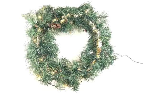 Light Up Christmas Wreath Artificial Pine Holly Berries Pine Cones Tested Works