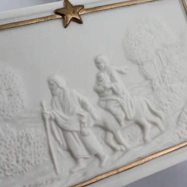 1992 Roman Inc. Lighted Bas Relief Flight Into Egypt By Irene Spencer
