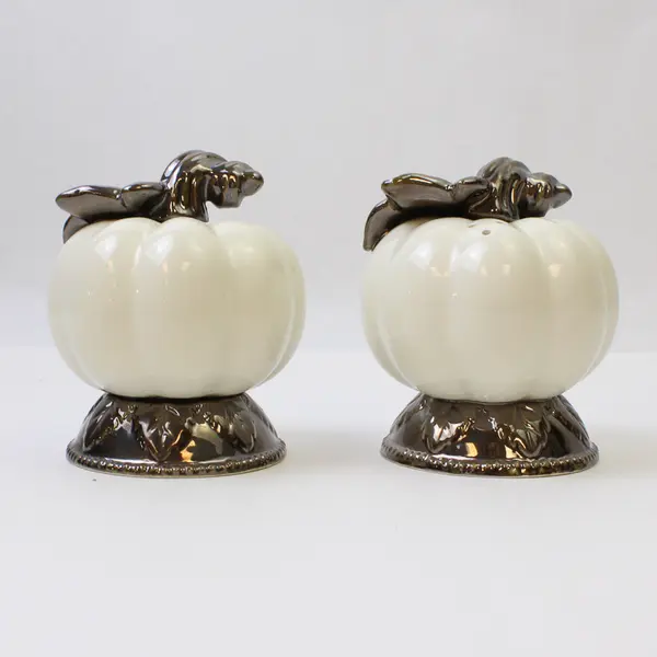 White Ceramic Gourd Salt & Pepper Shakers Gold Accents 3.5in Chip