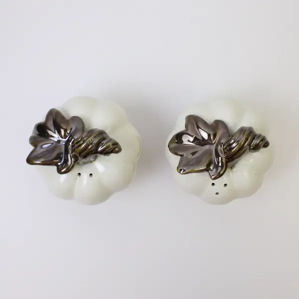 White Ceramic Gourd Salt & Pepper Shakers Gold Accents 3.5in Chip