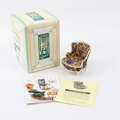 Raine 24030 Mrs Vanderbilt 1:12 Dollhouse Miniature Chair