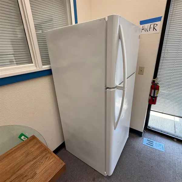 2019 Sears Kenmore Fridge With Top Freezer 253.6041261E - Local Pickup Only