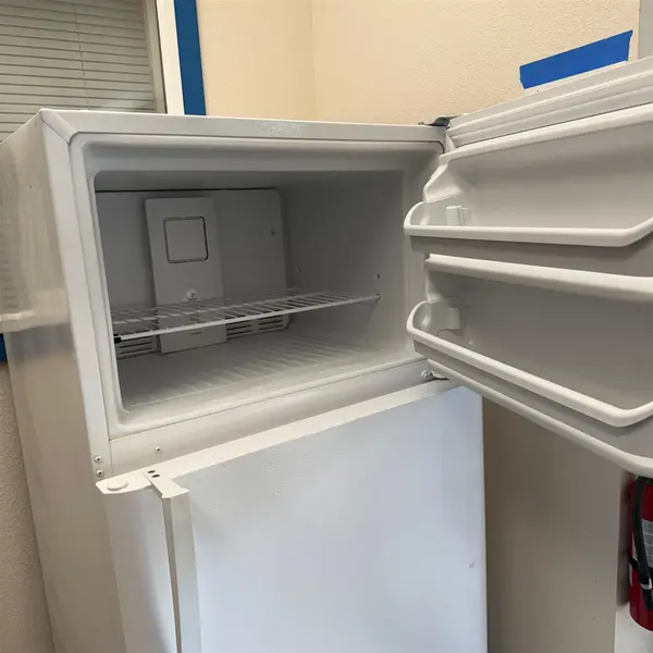 2019 Sears Kenmore Fridge With Top Freezer 253.6041261E - Local Pickup Only