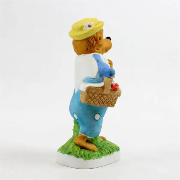 Vintage 1983 Berenstain Bears Picnic Goodies Ceramic Figurine - New