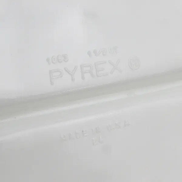 Pyrex White Milk Glass Divided Oval Casserole Bakeware Dish 1.5 Qt #1063/1083