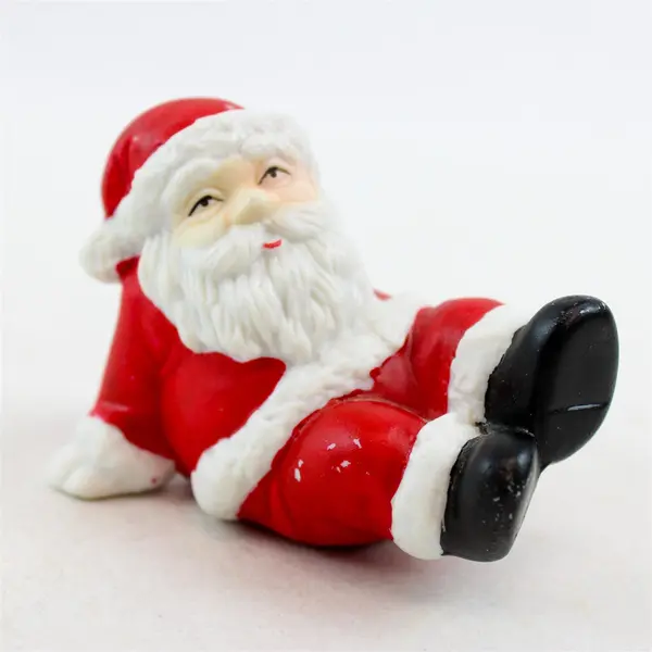 Lot of 2 Ceramic Santa Figurines Christmas Tree & Repose Holiday Decor