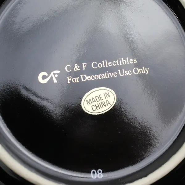 C & F Collectables Taurus Horoscope Souvenir Plate Black W/ Gold Trim 6.25"