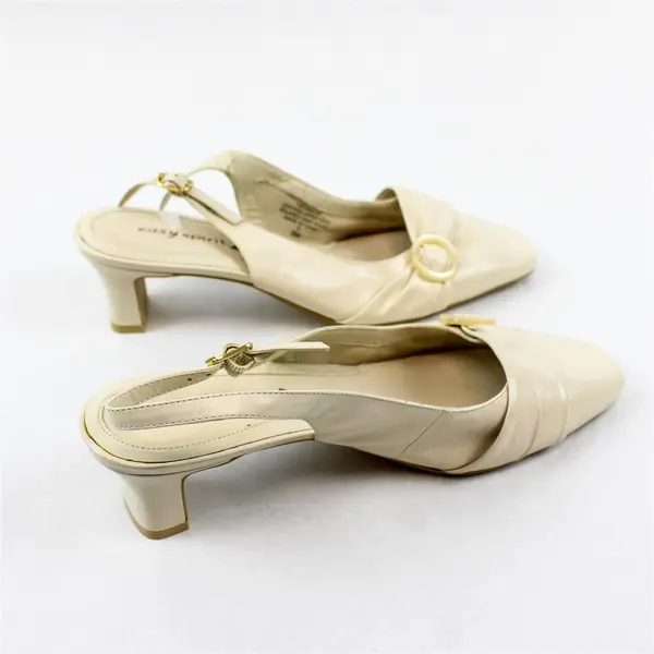 Vtg Easy Spirit Women's 8M Ivory "Layaways" Slingback Square Toe Hushpuppy Heels