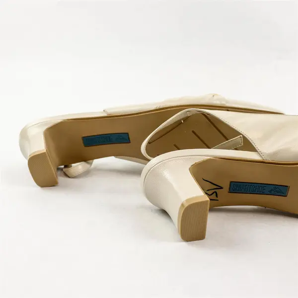 Vtg Easy Spirit Women's 8M Ivory "Layaways" Slingback Square Toe Hushpuppy Heels