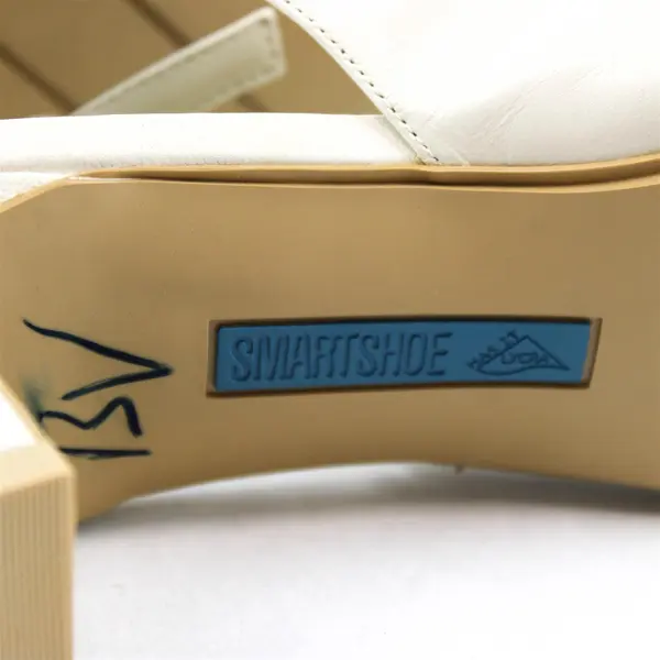 Vtg Easy Spirit Women's 8M Ivory "Layaways" Slingback Square Toe Hushpuppy Heels