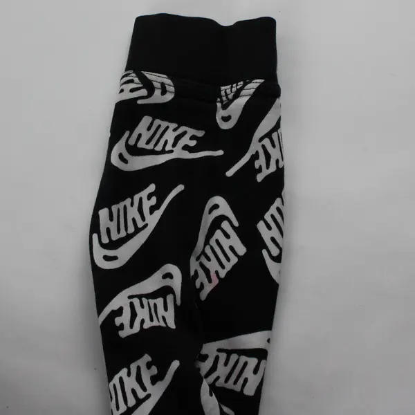 Nike Hoodie Sweatshirt Youth Boys XL Black and White Nike Logo Hoodie