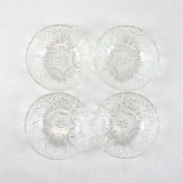 Set of 4 Anchor Hocking Medallion Clear Glass Serving Bowls 