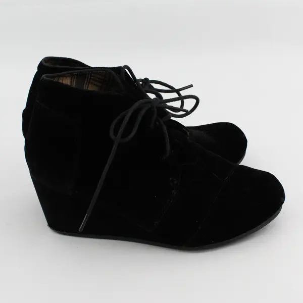 Forever Solid Black Velvet Lace Up Wedge 2.75" Heel Ankle Booties Women's Size 7