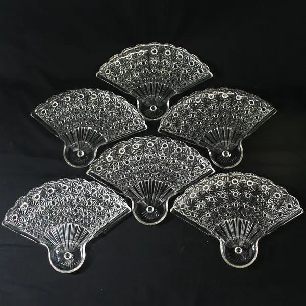 Set of 6 L.G. Wright Daisy Button Fan Shaped Clear Glass Snack Trays 