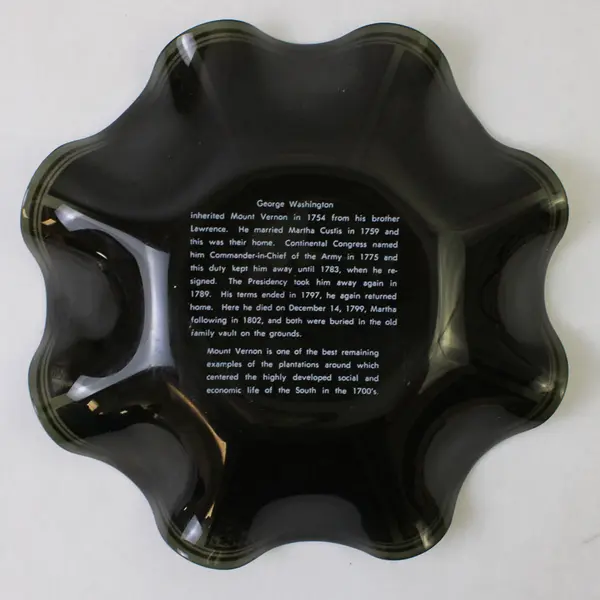 Houze Art Glass Mount Vernon George Washington Vintage Fluted Souvenir Plate