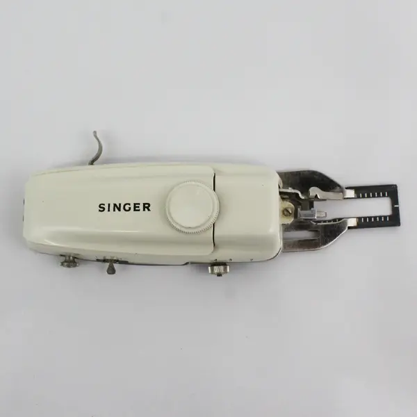 Vtg Singer Slant Needle Professional Buttonholer 102576 ZigZag Sewing Machine 