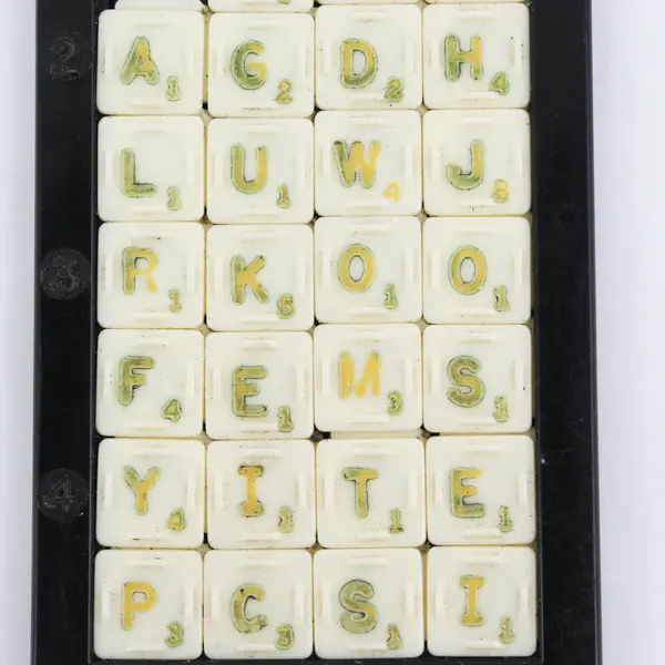 Vintage Plas-Trix Scrabble Pocket Puzzle Game 