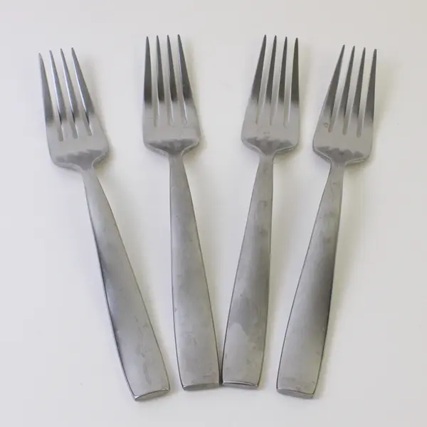 Lot of 4 Oneida Silver Everdine Pattern 18/0 Stainless Dinner Forks 7.75" Good