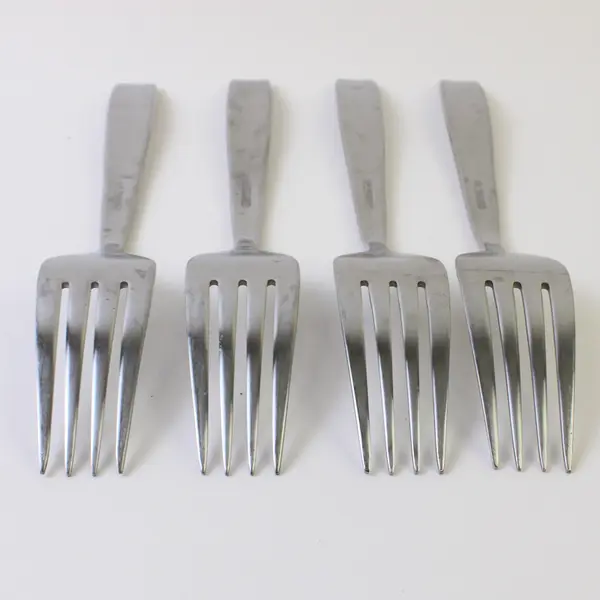 Lot of 4 Oneida Silver Everdine Pattern 18/0 Stainless Dinner Forks 7.75" Good