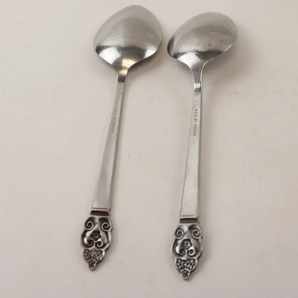 Lot of 2 S.S.S. By Oneida Silver Erika Pattern Oval Soup Spoons 6.75" Long Good