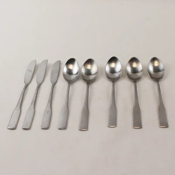 Lot Of 8 Oneida Silver Persuasion (Stainless) Flatware 5 Teaspoons 3 Knives