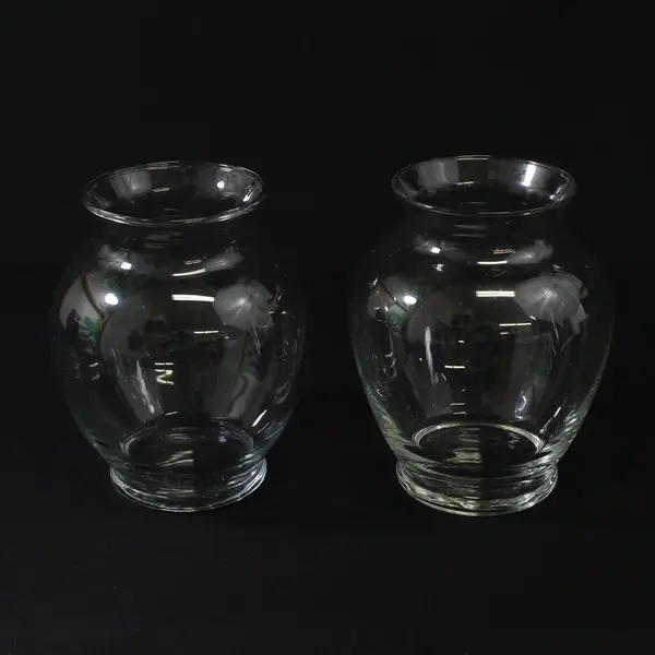 Lot of 2 Unbranded Clear Glass Matching Round Rustic Flower Vases 6.5" Tall