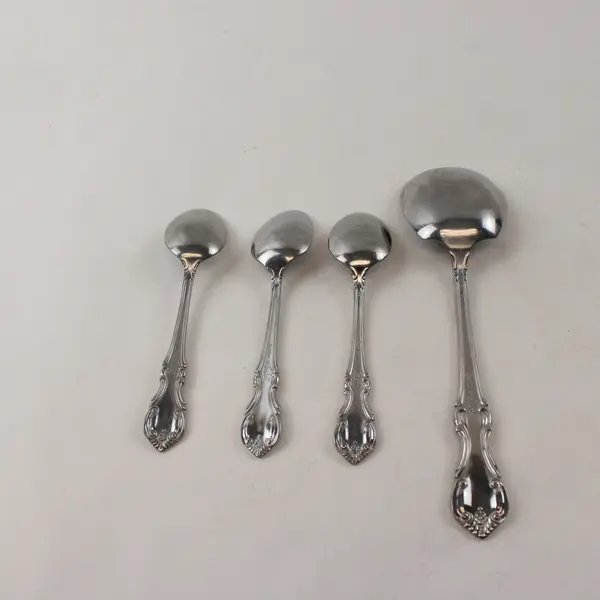 Lot of 4 Salem Victoria Stainless 3 Teaspoons & 1 Solid Smooth Casserole Spoon