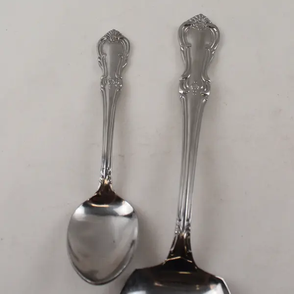 Lot of 4 Salem Victoria Stainless 3 Teaspoons & 1 Solid Smooth Casserole Spoon