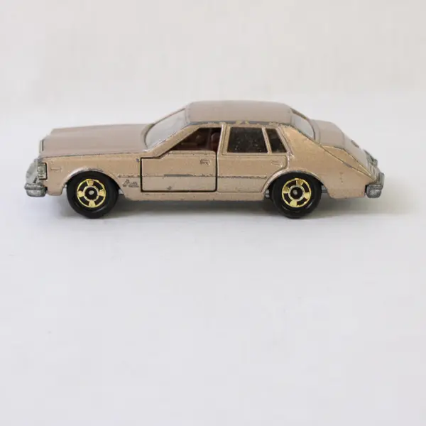 Tomica Cadillac Seville F45 1:69 Gold Doors Open Vintage Japan