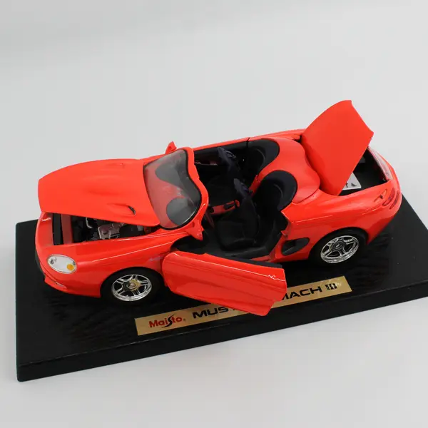 Maisto 1:18 Scale Die-Cast Special Edition Red Ford Mustang Mach III 