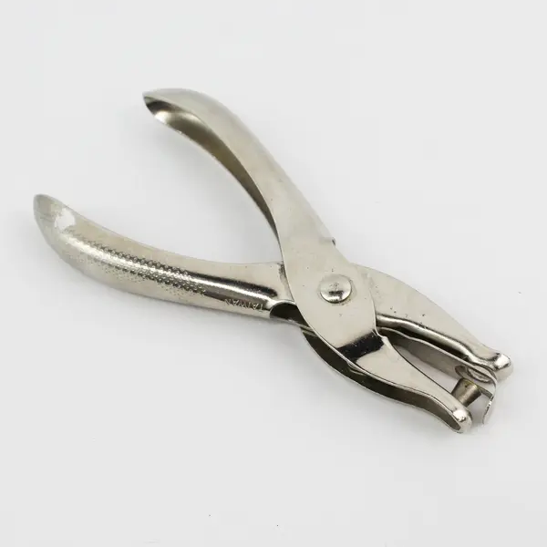 Lot of 3 Unbranded Silver Metal Round Hand Held Hole Punchers 