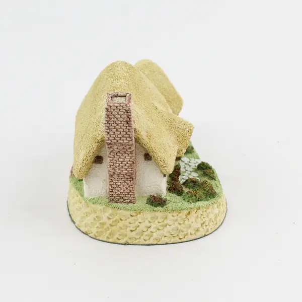 1980 David Winter Handmade Rose Cottage Figurine England