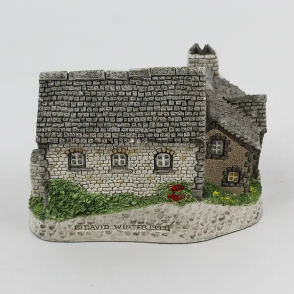 1993 David Winter Tyddyn Siriol Cottage Figurine Retired  England