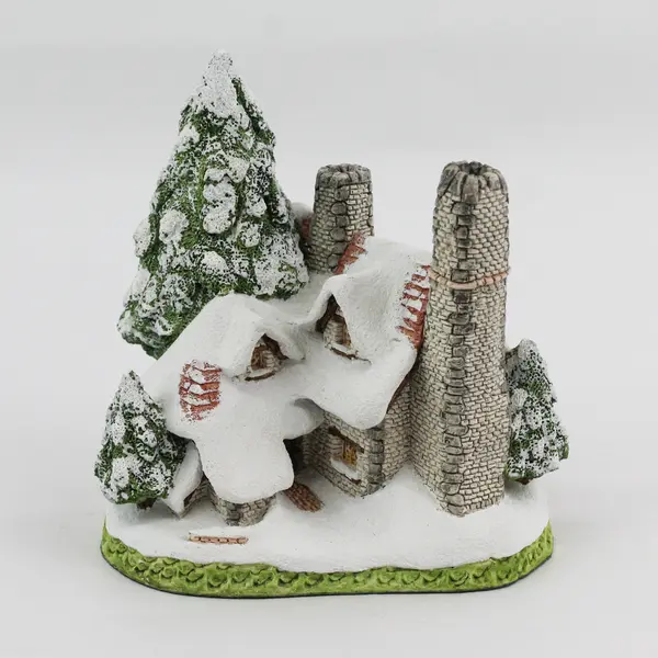 1984 David Winter Cottage Collection  Snow Cottage England