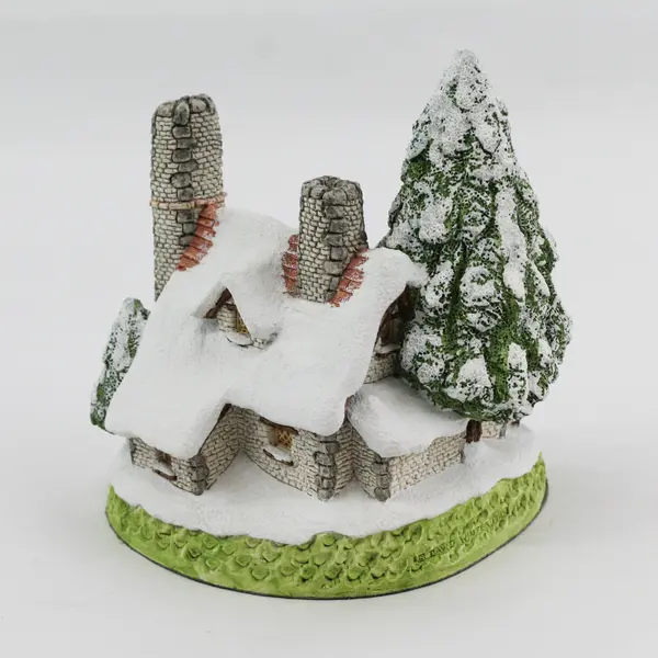 1984 David Winter Cottage Collection  Snow Cottage England