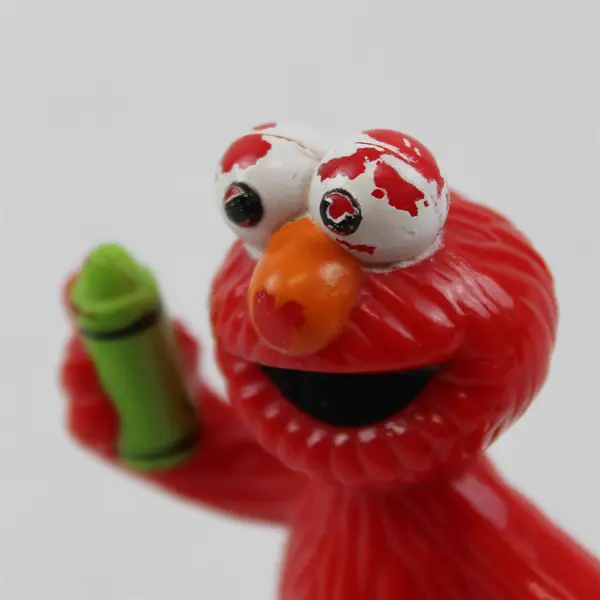 Sesame Street 2000 Elmo Holding Crayon Hard Plastic Toy Figurine