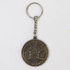 Vintage Walt Disney Disneyland Commemorative Medallion Keychain - Frontierland