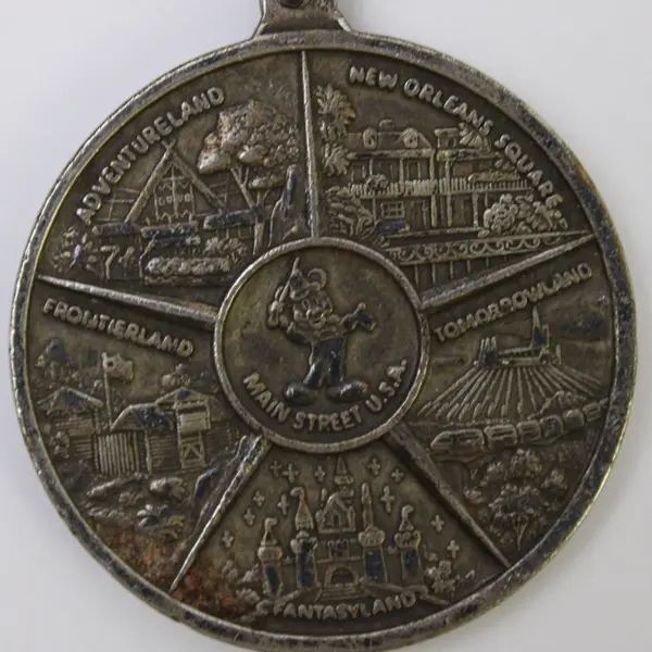 Vintage Walt Disney Disneyland Commemorative Medallion Keychain - Frontierland