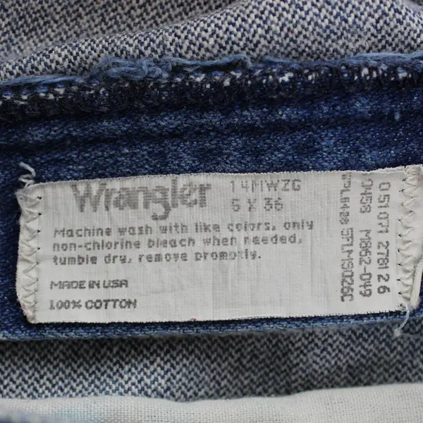Wrangler Women's 5x36 (25x30) Medium Wash Slim Fit Cowboy Denim Jean - FLAWS