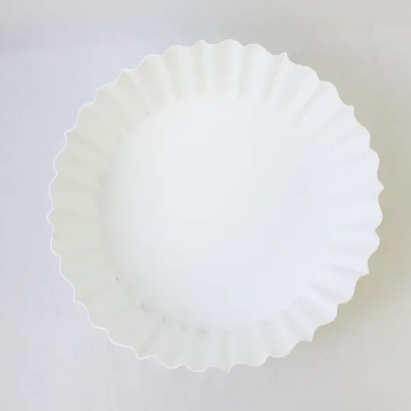Ikea Yrsno White Ruffled Footed Decorative Bowl 10-1/2"