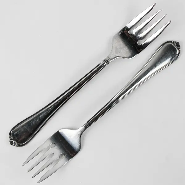 Lot of 4 Wallace Silver Alton Pattern 18/10 Stainless Salad Forks 7" Good
