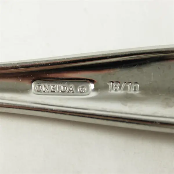 Set of 4 Oneida Carolina Stainless Dinner Forks 8in